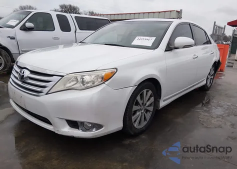 2012 Toyota Avalon Limited z USA, uszkodzony, nr VIN 4T1BK3DB7CU461267